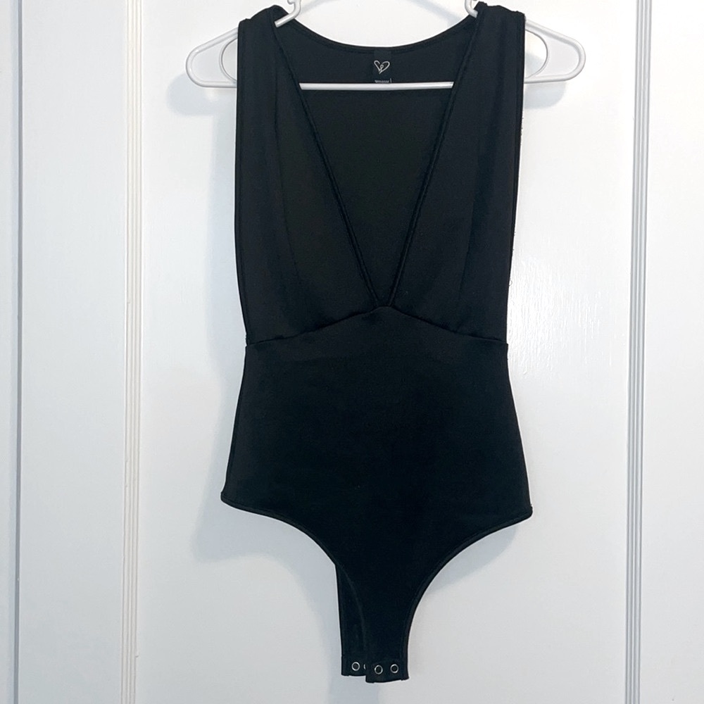 Plunge/ deep-V black bodysuit